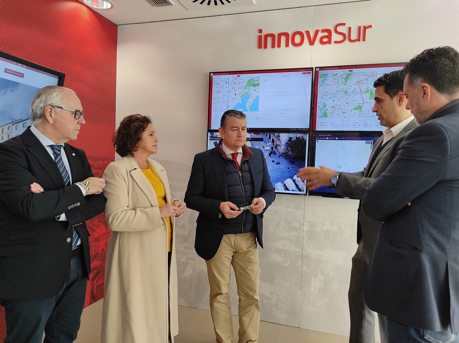 InnovaSur recibe al consejero de la Presidencia4
